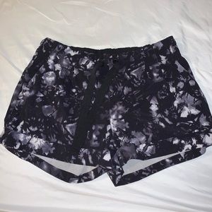 Lululemon shorts size 8 great condition